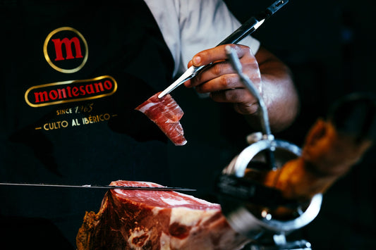Tosta con huevos trufados y jamón ibérico: receta fácil y gourmet